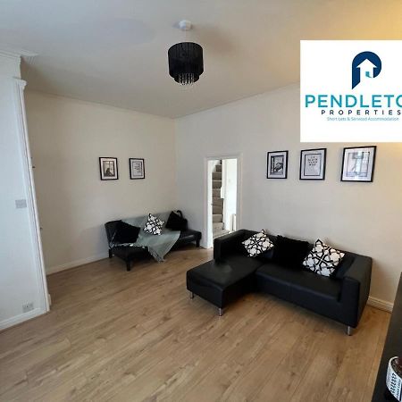 Villa Modern 3 Bed House With Free Parking And Wi-Fi Preston  Exterior foto