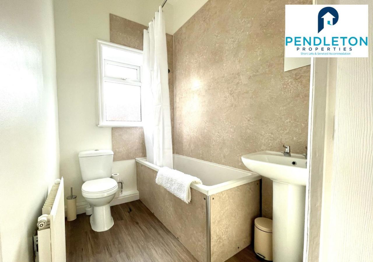 Villa Modern 3 Bed House With Free Parking And Wi-Fi Preston  Exterior foto